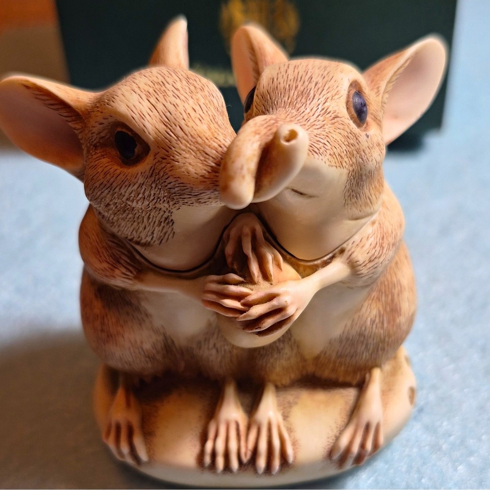 HARMONY KINGDOM Treasure Jests Love Story Mouse 2006 Resin Trinket Boxed